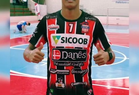 Imagem descritiva da notícia Apucarana Futsal apresenta o pivô “Lucas Soldado”
