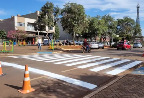 Imagem descritiva da notícia Prefeitura de Ivaiporã pinta
5 mil m2 de faixas de pedestres