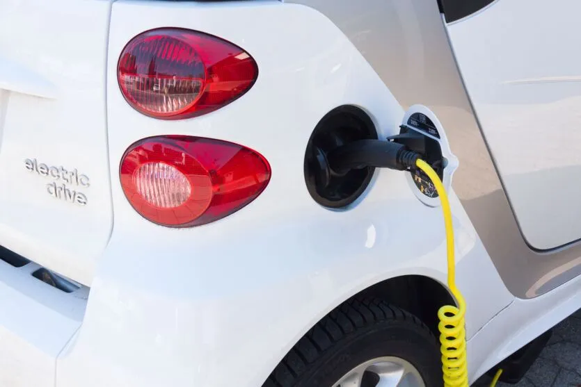 Imagem descritiva da notícia Frota de carros elétricos quase triplica na região desde 2019