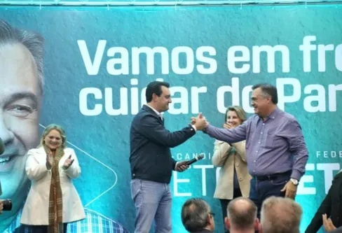 Imagem descritiva da notícia Beto Preto faz balanço da saúde
durante evento político em Curitiba