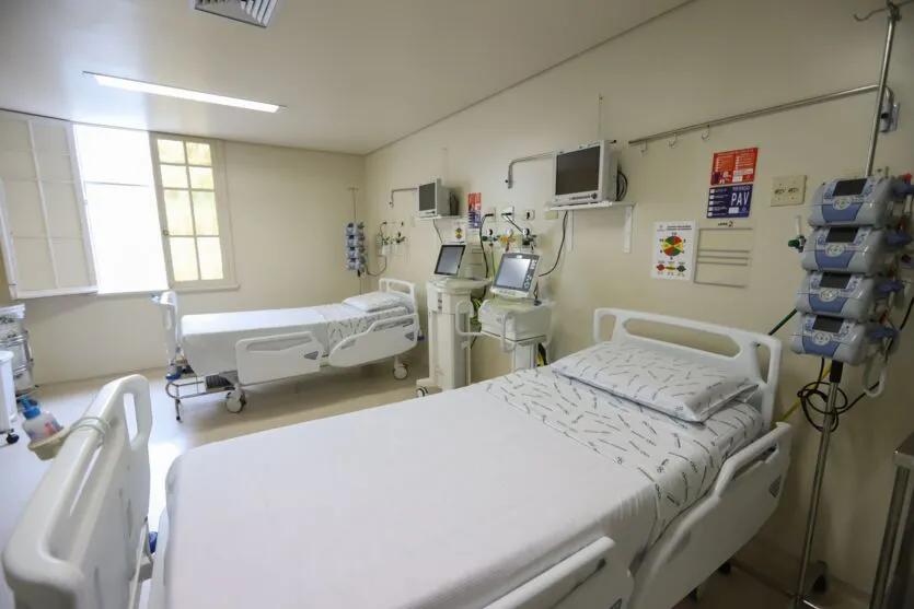 O governador Carlos Massa Ratinho Junior visita nesta quarta-feira (14) o Hospital Regional São Sebastião, na Lapa. A Secretaria de Estado da Saúde disponibiliza seis leitos de UTI no hospital.  A unidade já conta com 40 leitos de enfermaria na estratégia de combate à Covid-19.  14/04/2021 - Foto: Geraldo Bubniak/AEN