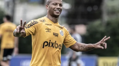 Imagem descritiva da notícia Santos e Atlético Mineiro duelam na Vila Belmiro