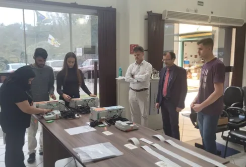 Imagem descritiva da notícia Justiça Eleitoral faz nova auditoria de urnas eletrônicas em Apucarana