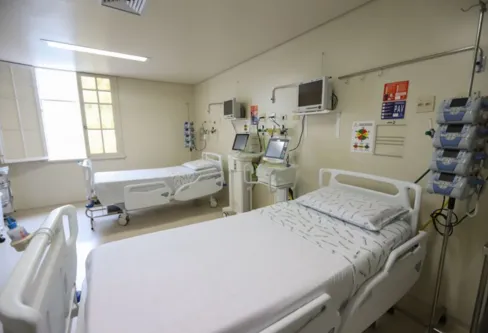 Imagem descritiva da notícia Pela primeira vez, Paraná não tem pacientes internados por Covid-19 em leitos SUS
