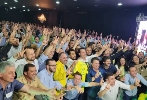 Imagem descritiva da notícia Ratinho Junior recebe prefeitos 
em reunião de apoio a Bolsonaro