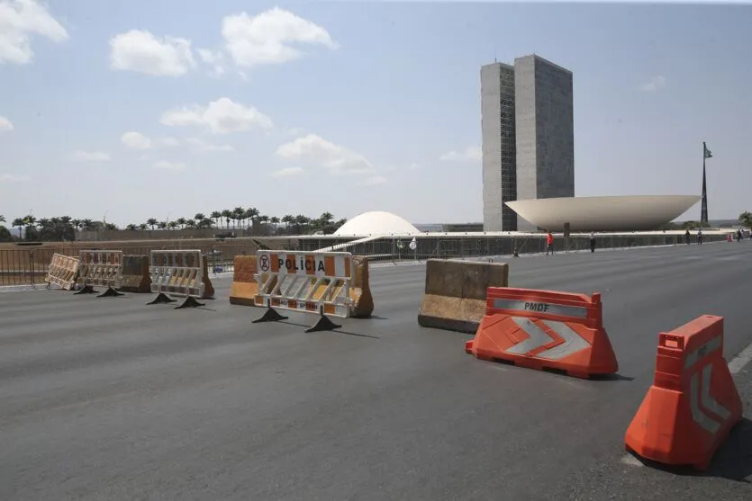 A Esplanada dos Ministérios, em Brasília, amanhece bloqueada para veículos, bloqueio, já previsto nos planos de segurança para o feriado de 7 de Setembro
