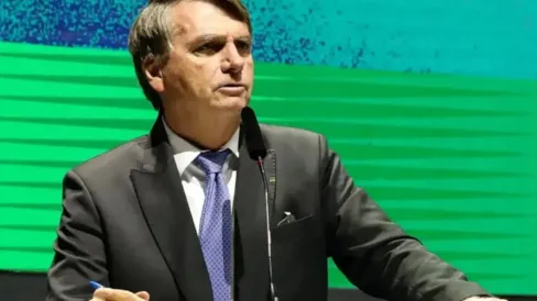 Imagem descritiva da notícia Após PT apoiar Arthur Lira, Bolsonaro suspende verba do orçamento secreto