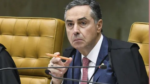 Imagem descritiva da notícia Bolsonaristas pedem impeachment
de Barroso e CPI contra STF e TSE