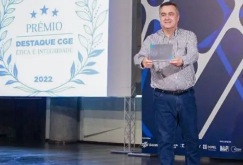 Imagem descritiva da notícia Beto Preto recebe prêmio de gestão