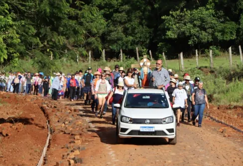 Imagem descritiva da notícia Novo trajeto de turismo religioso atrai centenas de participantes em Ivaiporã