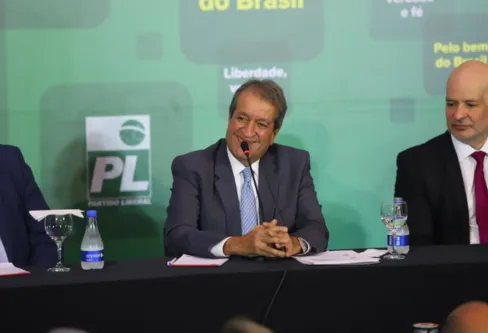 Imagem descritiva da notícia PL afirma que Bolsonaro venceu Lula e quer anular parte dos votos do dia 30