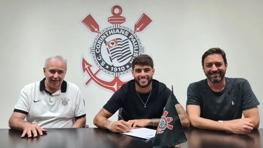 Imagem descritiva da notícia Corinthians fecha compra do atacante Yuri Alberto e cede jogadores no acordo