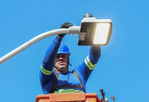 Imagem descritiva da notícia Apucarana anuncia pacote para colocação de 2,2 mil luminárias de LED