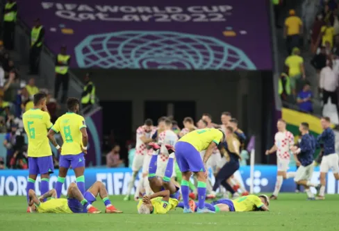 Imagem descritiva da notícia Brasil perde para a Croácia e está fora da Copa do Mundo