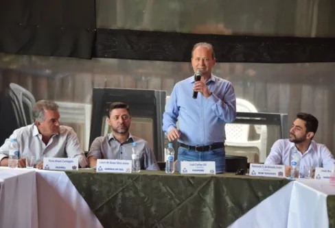 Imagem descritiva da notícia Carlos Gil se diz sobrecarregado