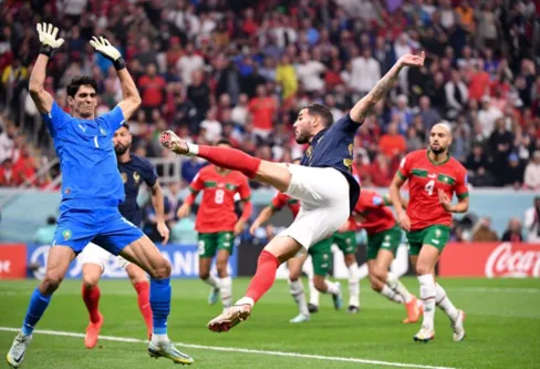 Imagem descritiva da notícia Duelo do próximo 
domingo no Catar vai definir um novo tricampeão 
da Copa do Mundo