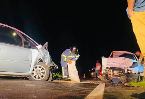 Imagem descritiva da notícia Cinco ficam feridos em colisão frontal no Contorno Norte