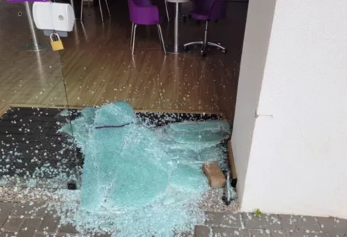 Imagem descritiva da notícia Ladrões arrombam três lojas em Apucarana