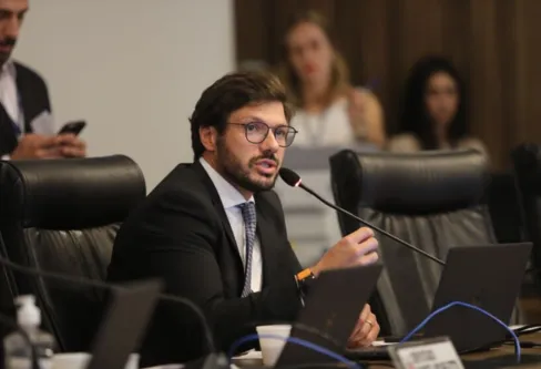 Imagem descritiva da notícia Orçamento do Estado prevê reajuste a servidores