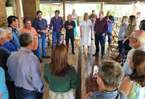 Imagem descritiva da notícia Prefeitos da Amepar avaliam desempenho em 2022