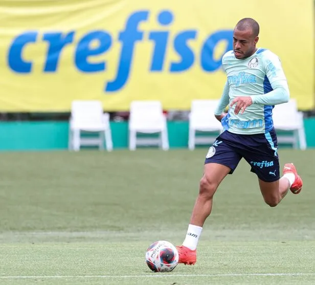 O jogador Mayke, da SE Palmeiras, durante treinamento, na Academia de Futebol. (Foto: Cesar Greco/Palmeiras/by Canon)