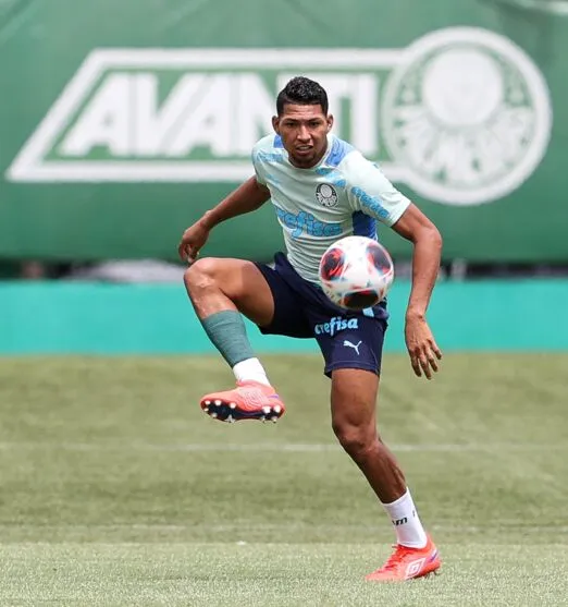 O jogador Rony, da SE Palmeiras, durante treinamento, na Academia de Futebol. (Foto: Cesar Greco/Palmeiras/by Canon)