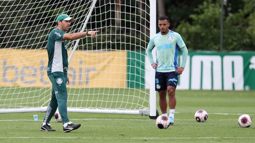 O técnico Abel Ferreira, da SE Palmeiras, durante treinamento, na Academia de Futebol. (Foto: Cesar Greco/Palmeiras/by Canon)