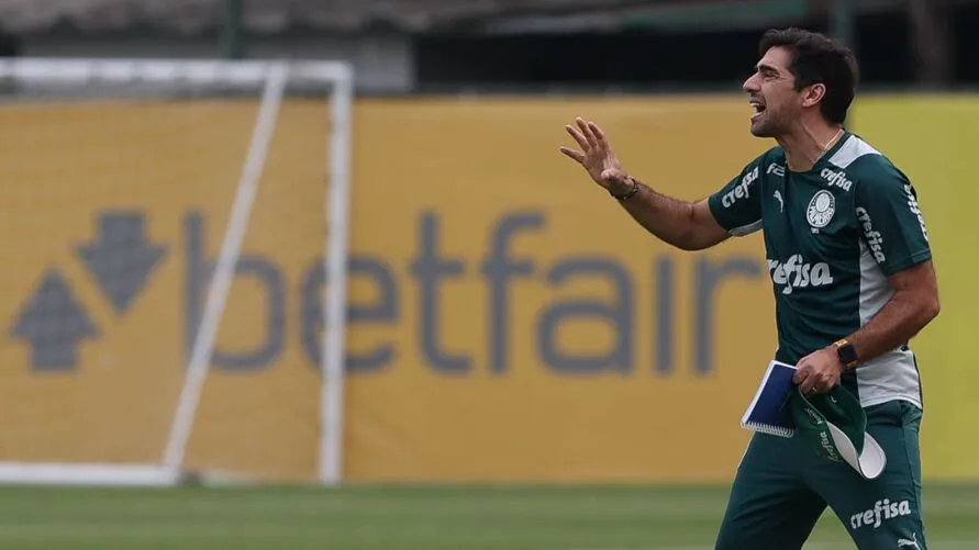 O técnico Abel Ferreira, da SE Palmeiras, durante treinamento, na Academia de Futebol. (Foto: Cesar Greco/Palmeiras/by Canon)