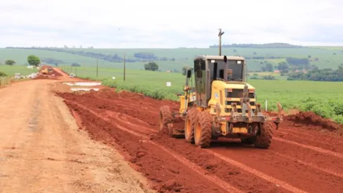 Imagem descritiva da notícia Arapongas avança com melhorias nas estradas rurais