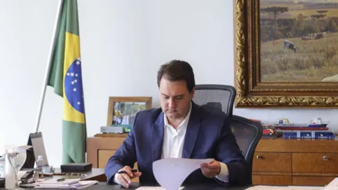 Imagem descritiva da notícia Ratinho Jr. encaminha pedidos do Paraná ao governo federal