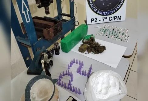 Imagem descritiva da notícia PM apreende drogas em casa usada como laboratório do tráfico em Arapongas