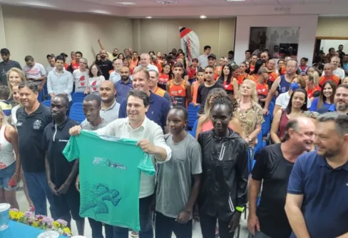 Imagem descritiva da notícia Apucarana realiza lançamento da Prova Pedestre 28 de Janeiro