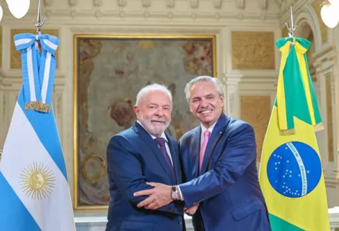 Imagem descritiva da notícia Brasil e Argentina estudam moeda comercial única