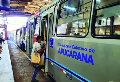 Imagem descritiva da notícia Motoristas do transporte coletivo 
de Apucarana anunciam paralisação