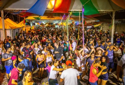 Imagem descritiva da notícia Prefeitura retoma Carnaval “Nas Asas do Samba” em 2023