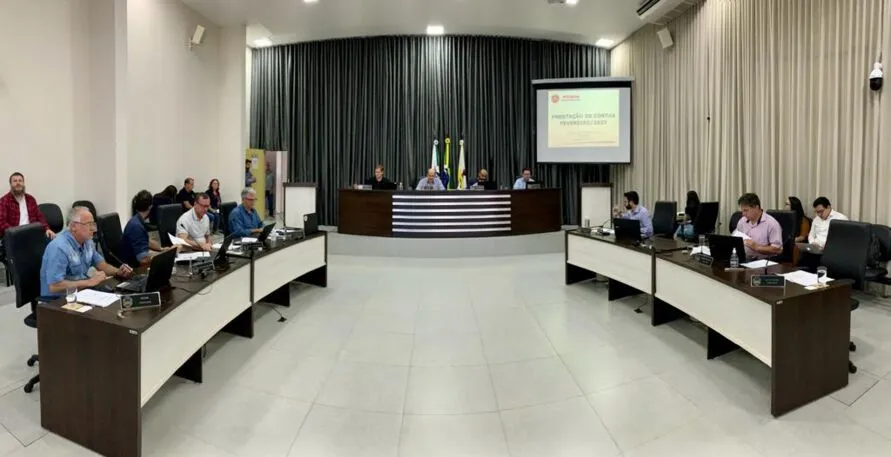 Imagem descritiva da notícia Câmara de Apucarana aprova extinção de cargos
