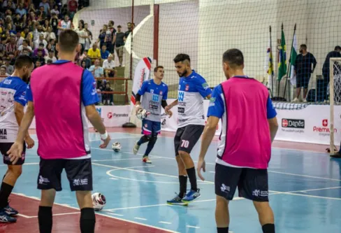 Imagem descritiva da notícia Apucarana Futsal tenta 1ª vitória na Série Prata