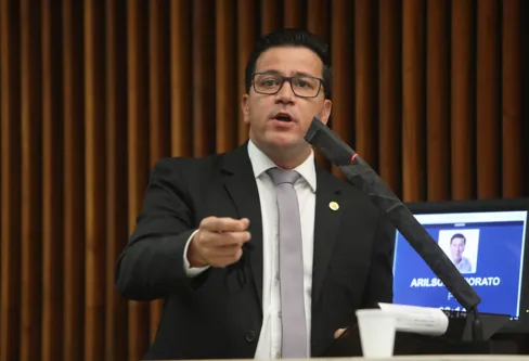 Imagem descritiva da notícia Chiorato é mantido na presidência do PT do Paraná por mais 2 anos