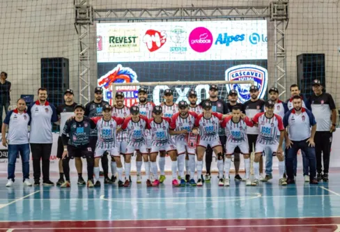 Com Lagoão lotado, Apucarana Futsal vence e fica perto da Série