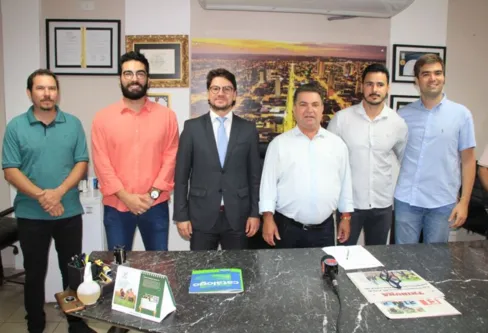 Imagem descritiva da notícia Onofre abre espaço para jovens no secretariado de Arapongas