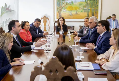 Imagem descritiva da notícia Governadores articulam acordo para compensar perdas de ICMS