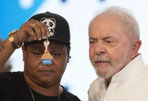 Imagem descritiva da notícia Lula assina MP do Minha Casa, Minha Vida