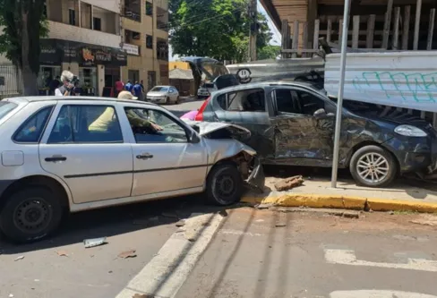 Imagem descritiva da notícia Acidente deixa dois feridos na Rua Severino Ceruti