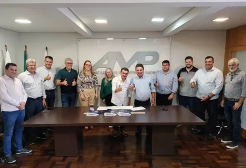 Imagem descritiva da notícia Onofre e prefeitos do Vale concorrem a cargos na AMP
