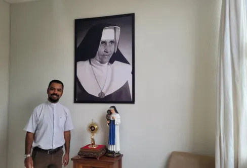 Imagem descritiva da notícia Paróquia de Apucarana vai receber relíquia de Santa Dulce