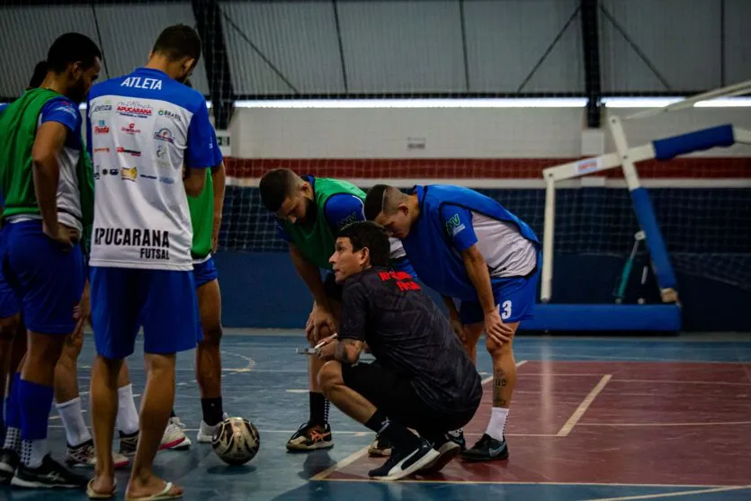 Imagem descritiva da notícia Apucarana Futsal estreia novo técnico amanhã em Cianorte