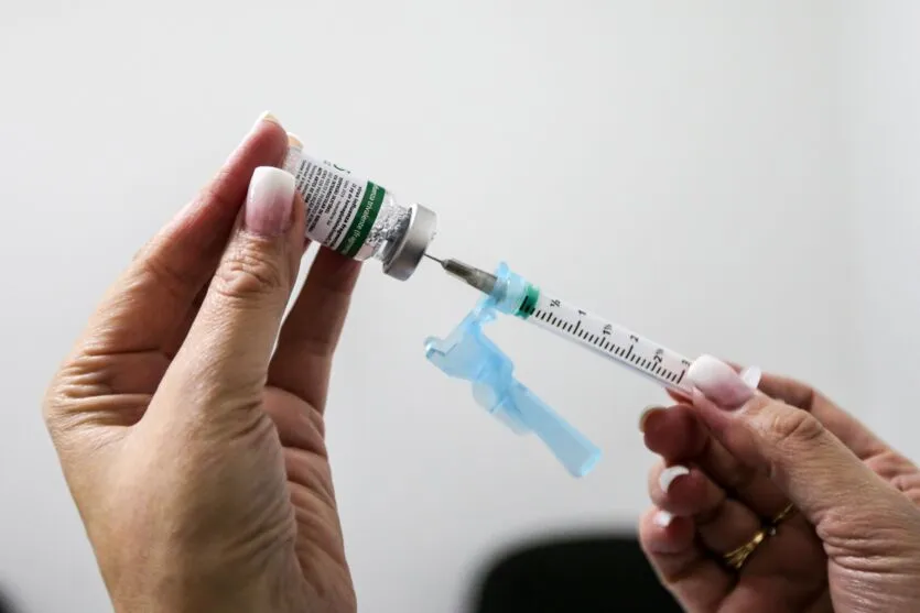Paraná divulga números da gripe e reforça a prevenção. A vacinação contra a gripe terminou em 31 de maio  para o público-alvo da campanha. O saldo de doses está disponível para toda a população a partir de 03/06. A secretaria estadual segue orientação do Ministério da Saúde de atingir 90% de cobertura vacinal.
   Curitiba, 06/06/2019 -  Foto: Geraldo Bubniak/ANPr