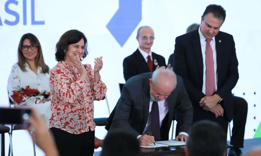 Imagem descritiva da notícia Presidente Lula relança programa Mais Médicos