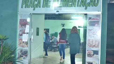 Imagem descritiva da notícia Acadêmicos da Unespar estão sem restaurante e cantina