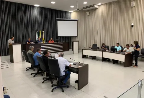 Imagem descritiva da notícia Câmara Municipal aprova adequação de Apucarana ao moderno sistema 5G